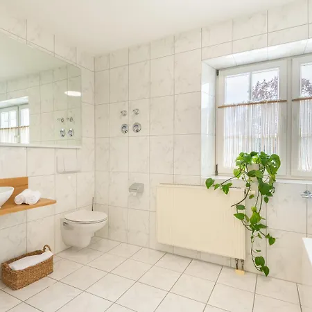 Golden Boho I Centrum I Car Park I 8 Pax I Netflix Apartment