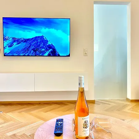 Apartment Golden Boho I Centrum I Car Park I 8 Pax I Netflix *